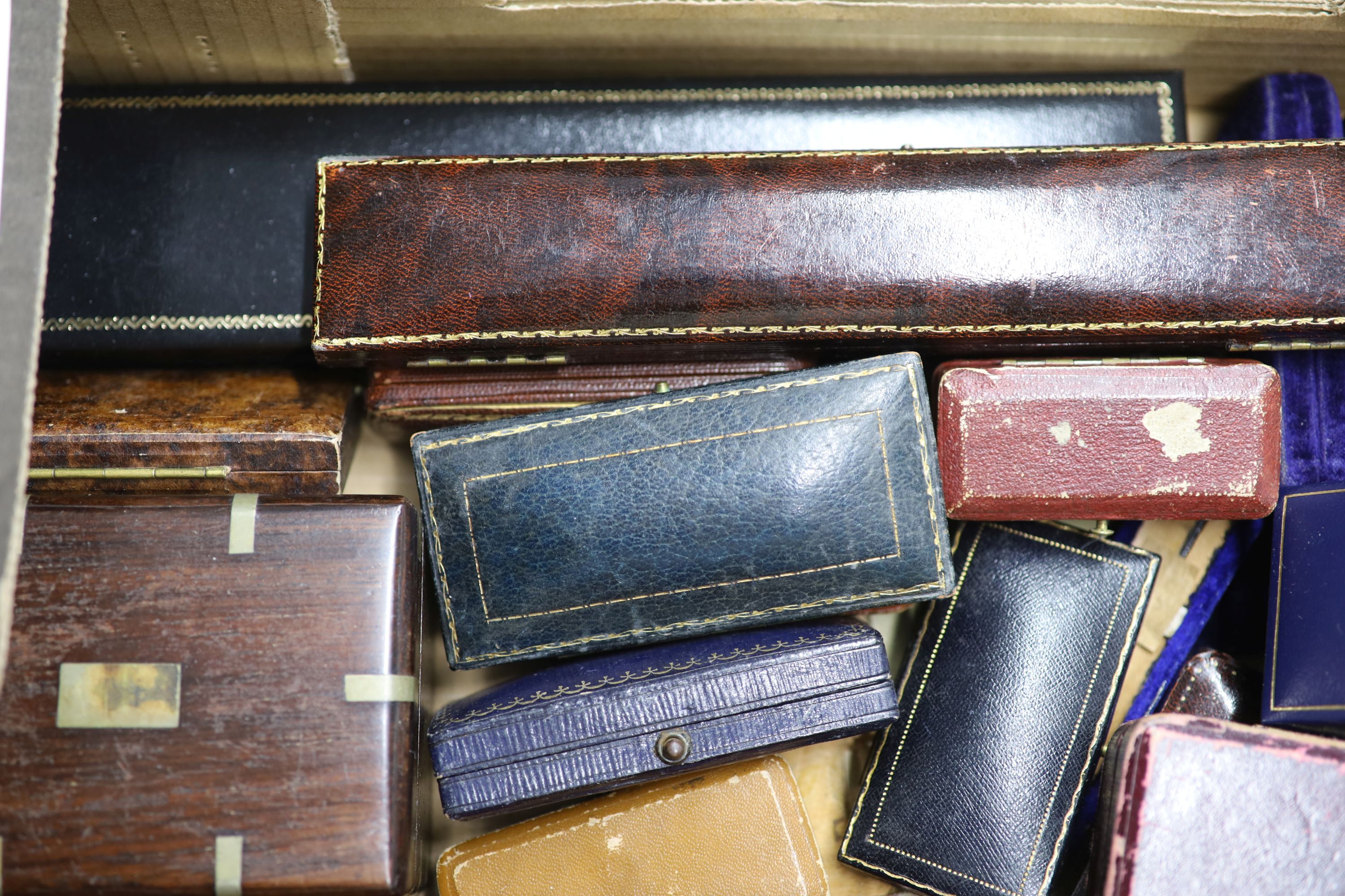 A collection of assorted jewellery boxes.